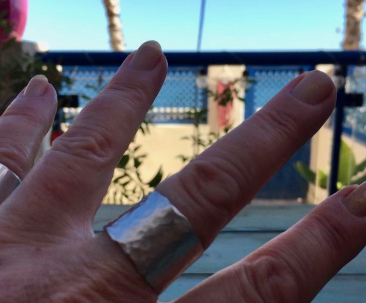 deep hammered ring